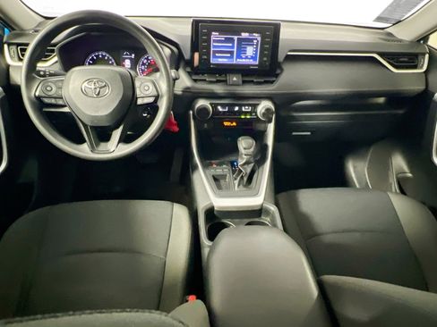 Used 2020 Toyota RAV4 LE image 29