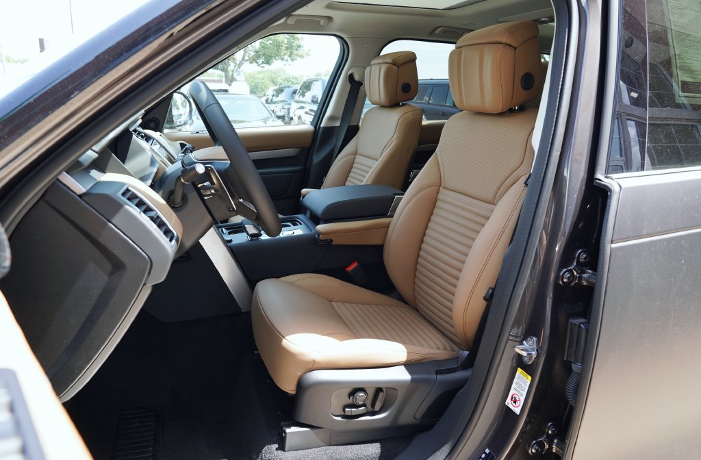 New 2026 Land Rover Discovery Limited Edition AWD/4WD image 11