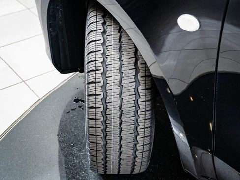 Used 2023 Mercedes-Benz Metris Passenger image 37