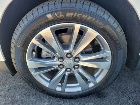 Used 2024 Cadillac XT5 Premium Luxury FWD image 6