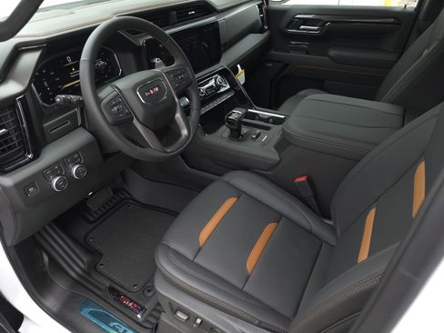 New 2026 GMC Sierra 1500 AT4 w/ AT4 Premium Package image 9