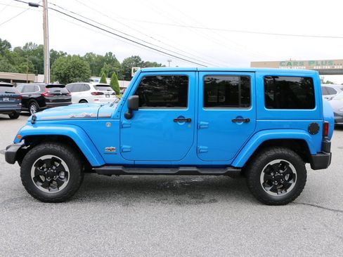 Used 2014 Jeep Wrangler Unlimited Sahara AWD/4WD image 2