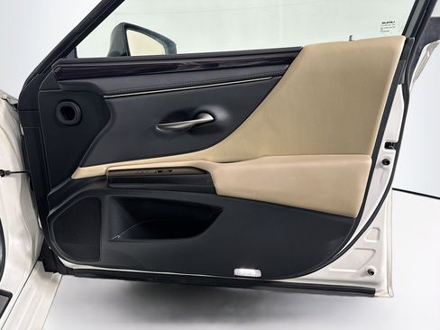 Used 2019 Lexus ES 350 w/ Premium Package FWD image 34