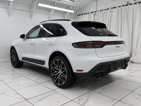 Certified 2026 Porsche Macan AWD/4WD image 3