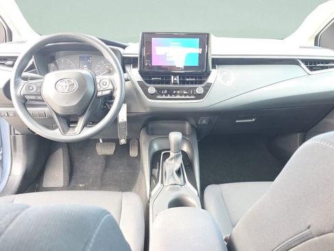 Used 2025 Toyota Corolla LE FWD image 11