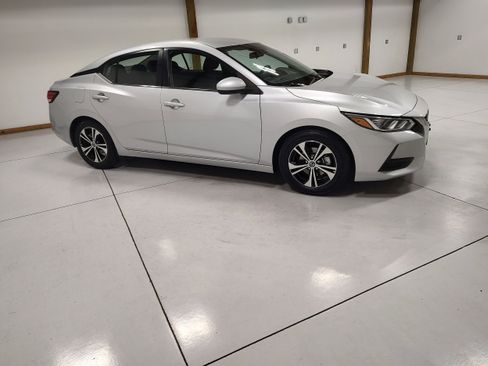 Used 2023 Nissan Sentra SV image 2