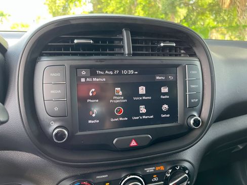 Used 2025 Kia Soul LX w/ LX Technology Package FWD image 16