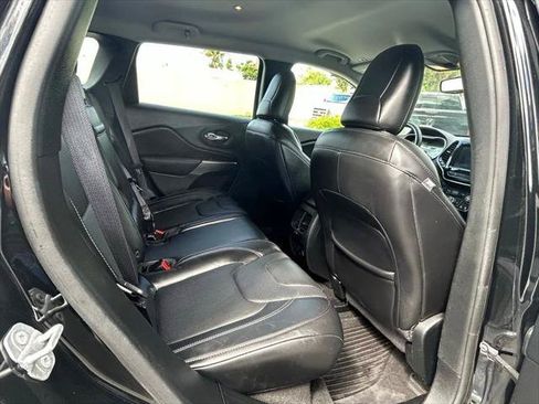 Certified 2019 Jeep Cherokee Limited FWD image 37