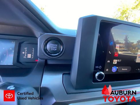 Certified 2025 Toyota Tacoma SR5 AWD/4WD image 40