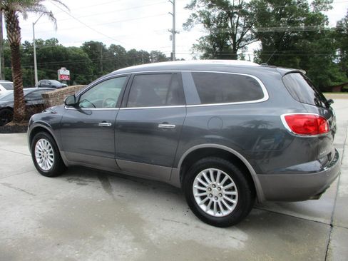 Used 2011 Buick Enclave CXL FWD image 8