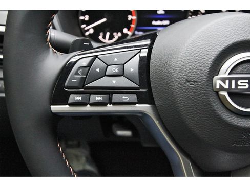 New 2026 Nissan Altima 2.5 SR FWD image 17