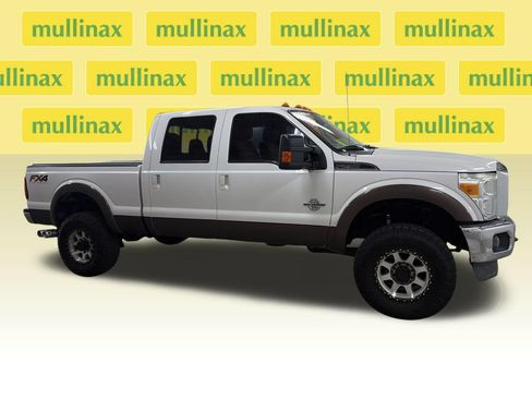 Used 2016 Ford F250 Lariat w/ Lariat Interior Package AWD/4WD image 2