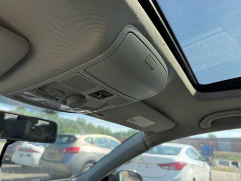 Used 2010 Volkswagen Jetta SE FWD image 25