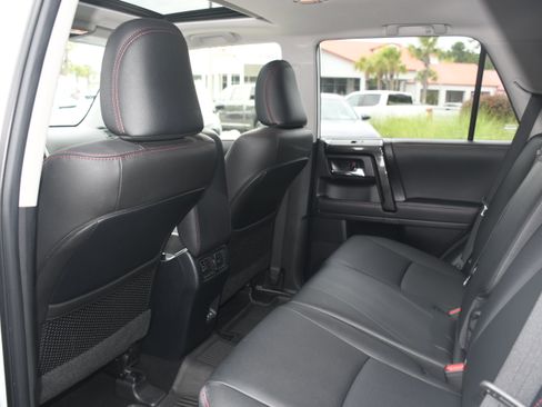 Certified 2024 Toyota 4Runner TRD Off-Road Premium w/ Moonroof Package AWD/4WD image 16