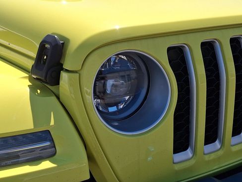 Used 2023 Jeep Wrangler Unlimited Sahara w/ Cold Weather Group AWD/4WD image 50