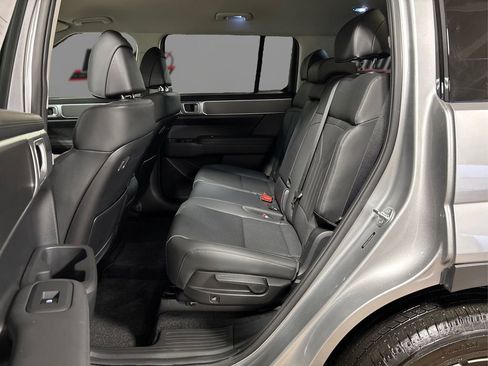 Certified 2025 Hyundai Santa Fe SEL image 10