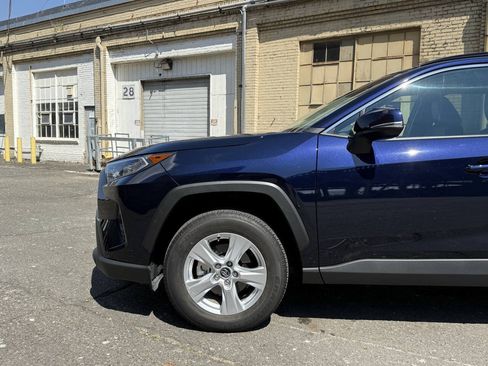 Used 2020 Toyota RAV4 XLE w/ Convenience Package AWD/4WD image 18