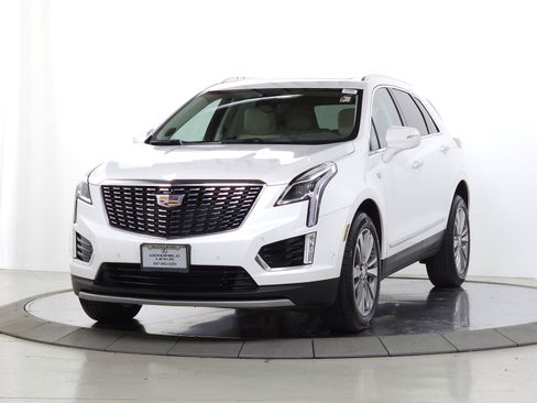 Used 2025 Cadillac XT5 Premium Luxury w/ Technology Package AWD/4WD image 4