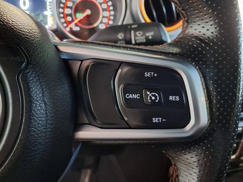 Used 2020 Jeep Gladiator Mojave AWD/4WD image 26