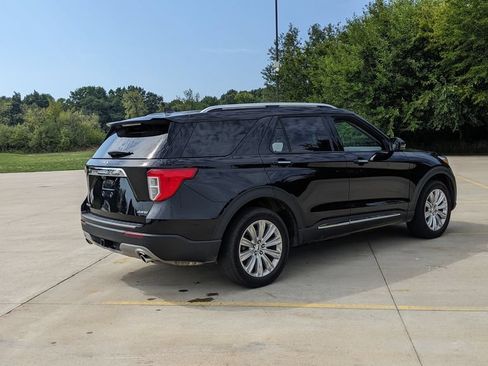 Used 2024 Ford Explorer Limited w/ Limited Technology Package AWD/4WD image 3