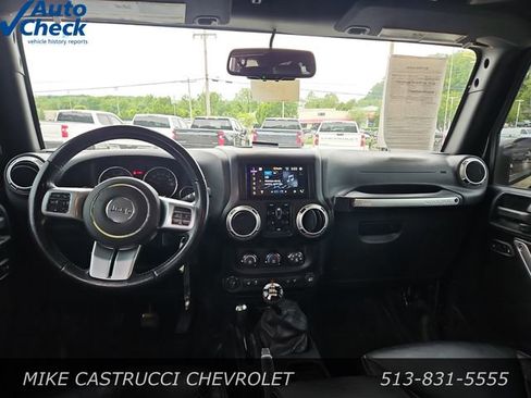 Used 2016 Jeep Wrangler Unlimited Rubicon AWD/4WD image 10