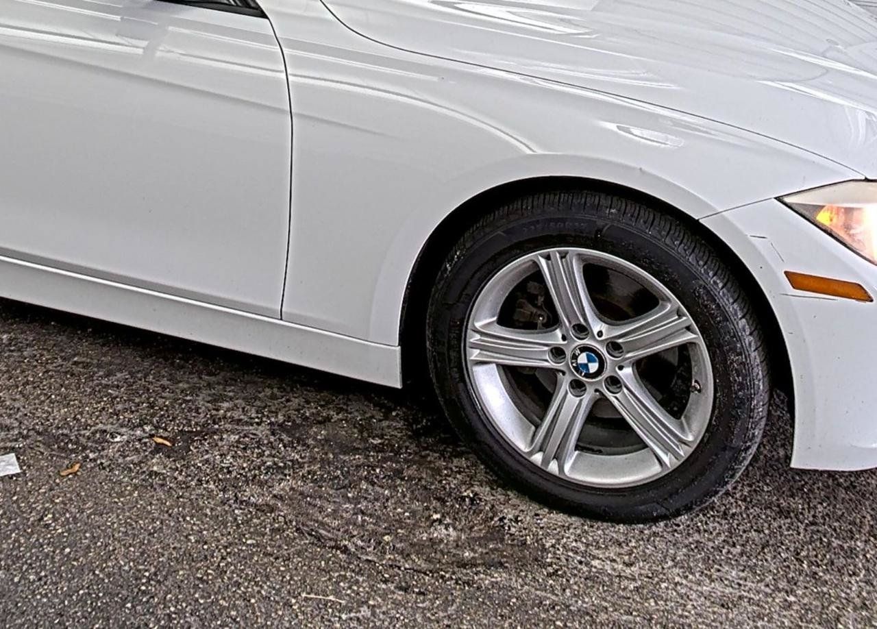 Used 2014 BMW 320i Sedan RWD image 17
