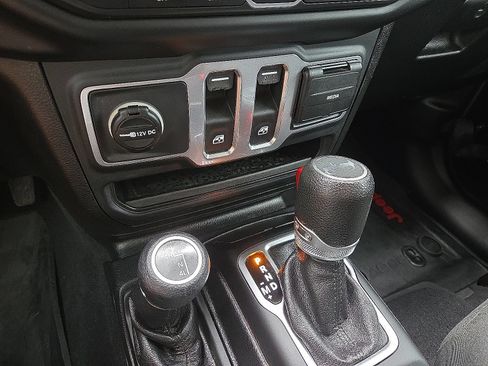 Used 2019 Jeep Wrangler Sport AWD/4WD image 21