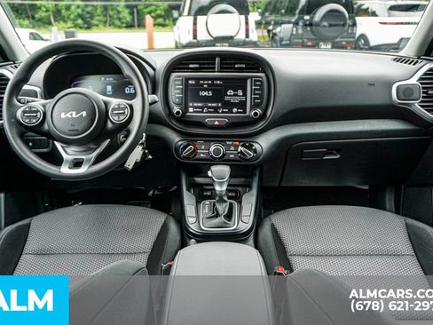 Used 2025 Kia Soul LX w/ LX Technology Package FWD image 26