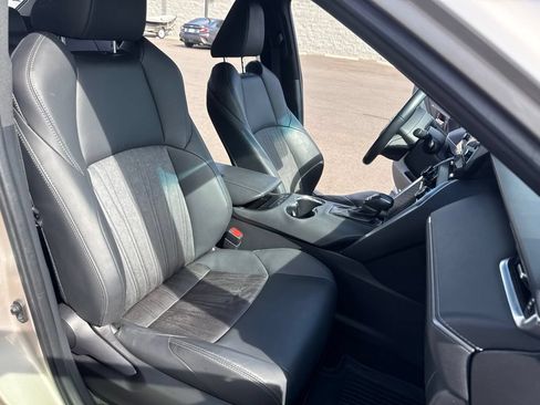 Used 2021 Toyota Venza XLE AWD/4WD image 13