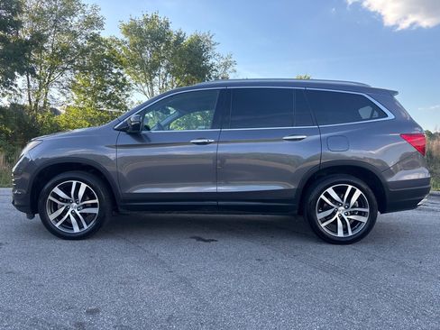 Used 2018 Honda Pilot Elite image 2