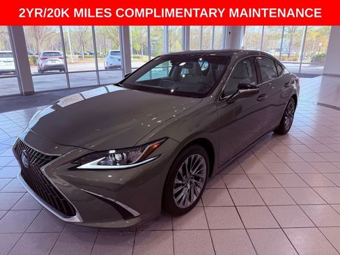 Used 2024 Lexus ES 350 w/ Technology Package image 3