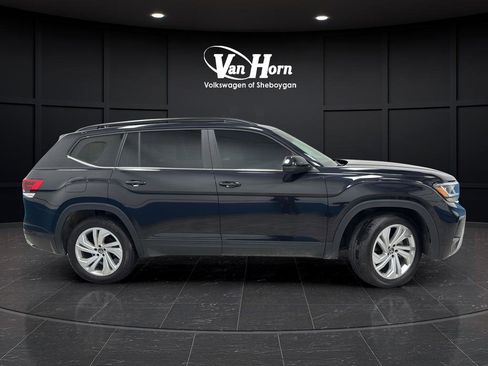 Used 2023 Volkswagen Atlas SE w/ Panoramic Sunroof Package image 8