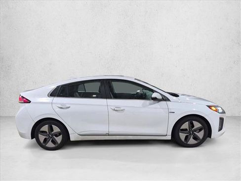 Used 2020 Hyundai Ioniq SEL FWD image 4