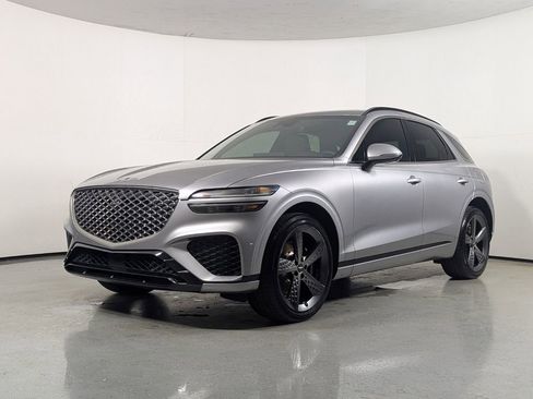 Used 2023 Genesis GV70 2.5T w/ Sport Prestige Package image 3