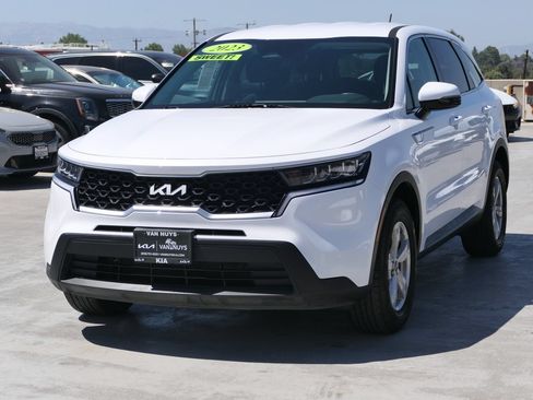 Used 2023 Kia Sorento LX FWD image 7
