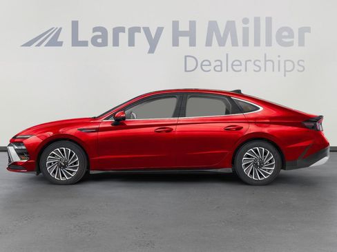 New 2025 Hyundai Sonata Limited image 3