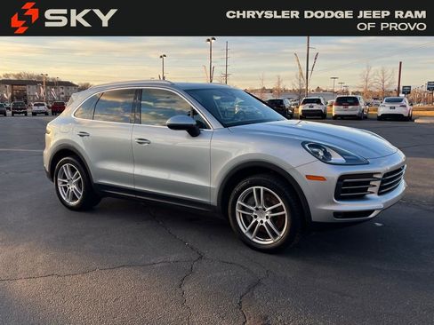 Used 2020 Porsche Cayenne S image 2