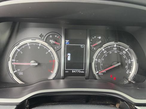 Used 2021 Toyota 4Runner Venture w/ Moonroof Package AWD/4WD image 9