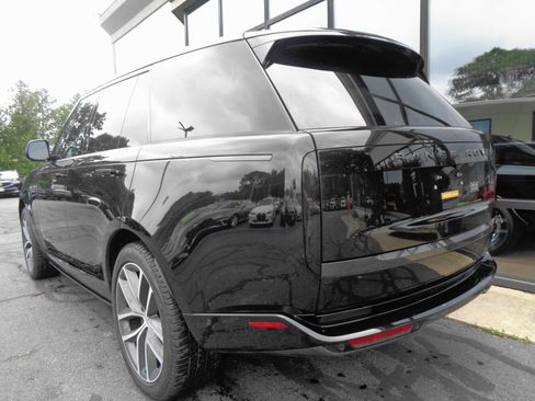 Used 2024 Land Rover Range Rover SE AWD/4WD image 7