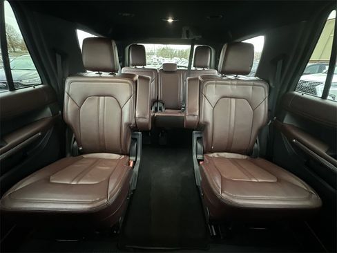 Used 2023 Ford Expedition Limited image 23