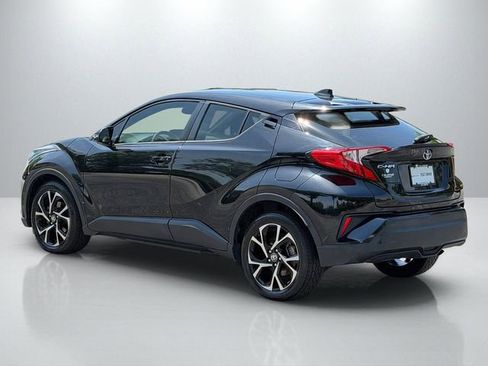 Used 2021 Toyota C-HR XLE FWD image 5