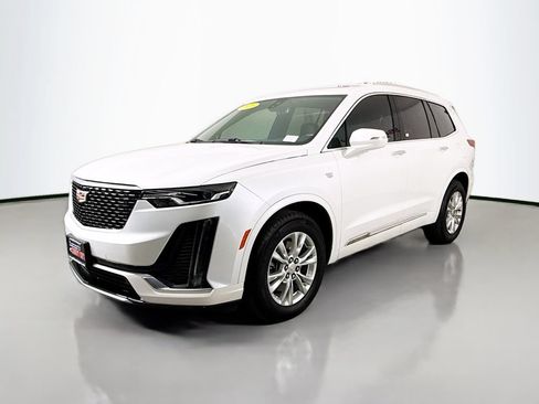 Used 2025 Cadillac XT6 Luxury FWD image 4