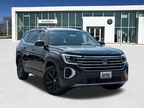 New 2024 Volkswagen Atlas SE image 1