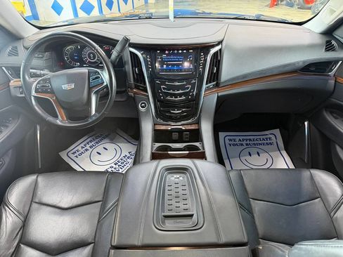 Used 2016 Cadillac Escalade Luxury AWD/4WD image 22