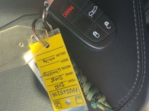 Used 2022 Dodge Challenger R/T w/ Plus Package image 31