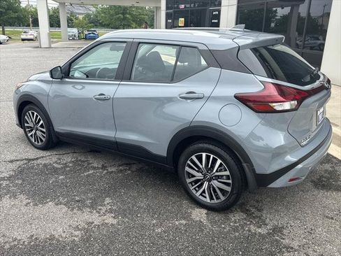 Used 2024 Nissan Kicks SV FWD image 8