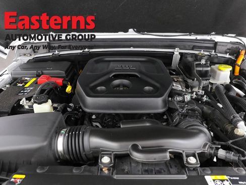 Used 2023 Jeep Wrangler Unlimited Sahara w/ Dual Top Group AWD/4WD image 7