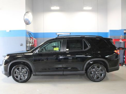 New 2026 Honda Pilot Sport image 8