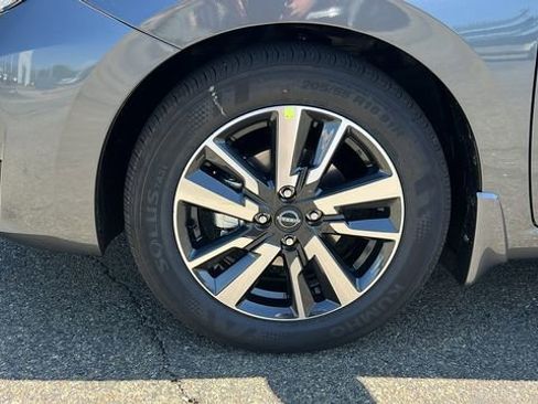 New 2025 Nissan Versa SV w/ Trunk Package image 10