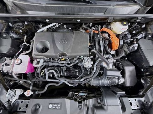 Certified 2025 Toyota RAV4 XLE image 28